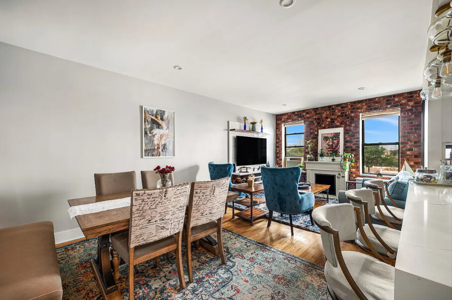 44-14 NEWTOWN Road 5N