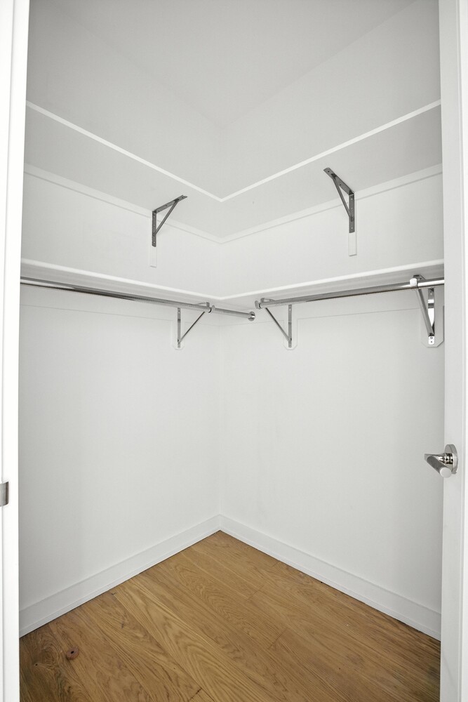 25 PARK Row 10B