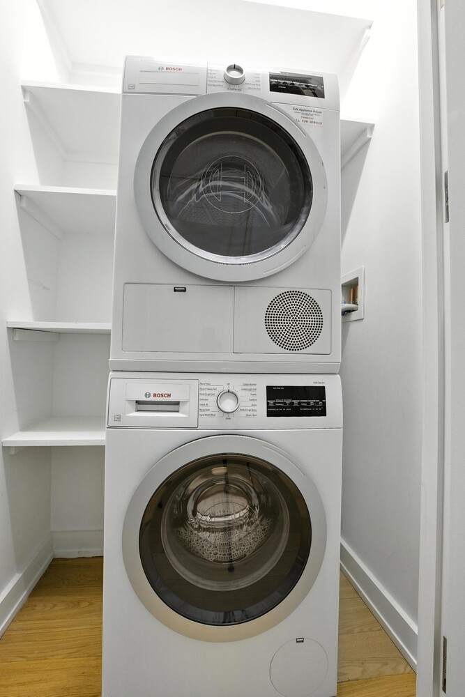 25 PARK Row 10B