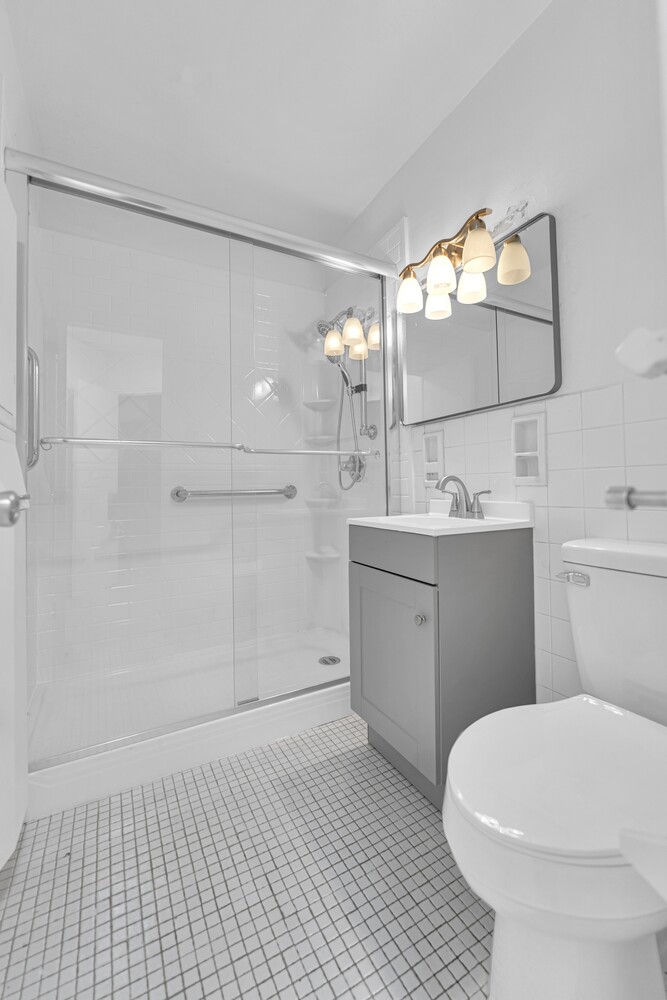 5800 ARLINGTON Avenue 2R