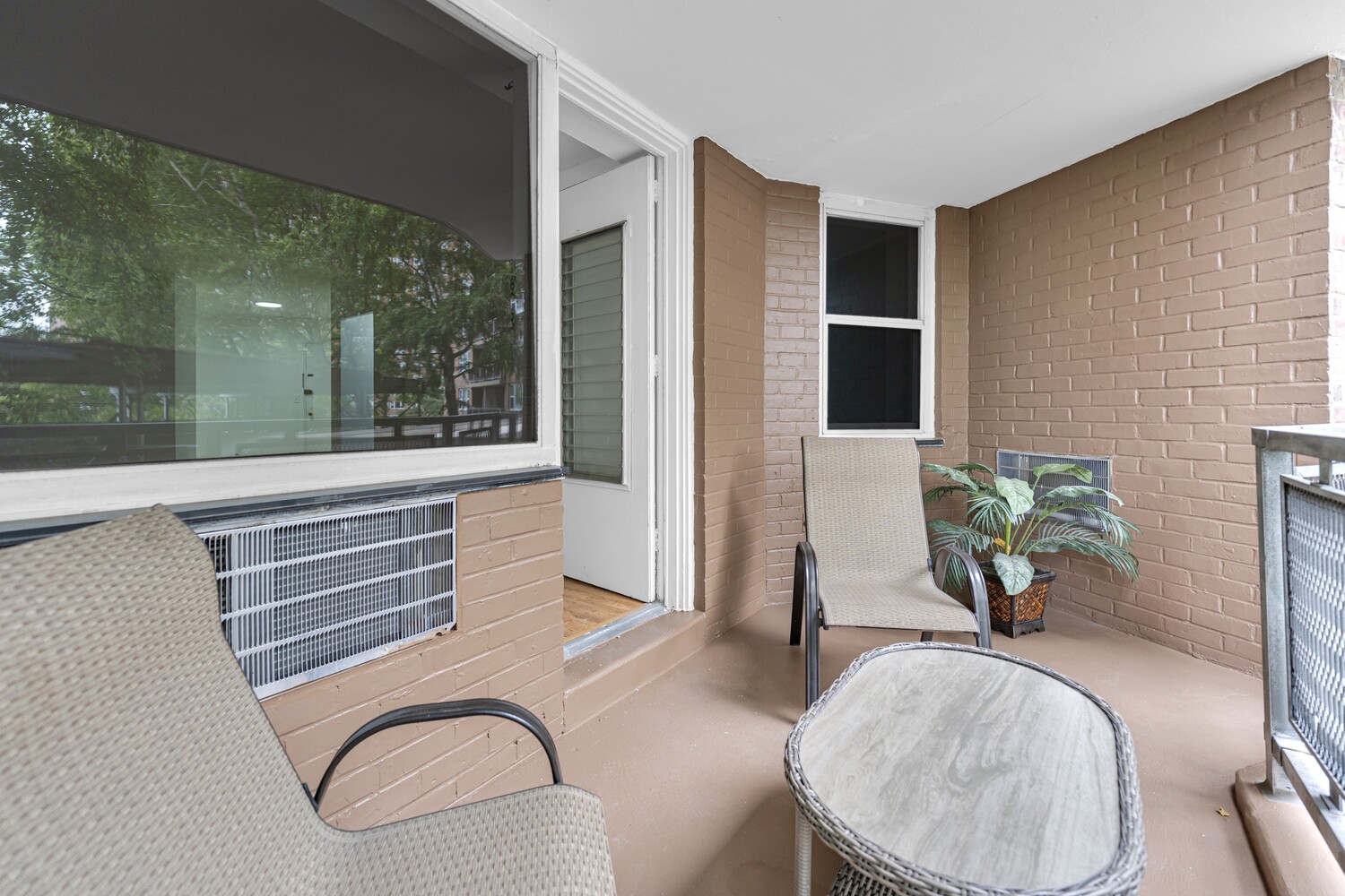 5800 ARLINGTON Avenue 2R