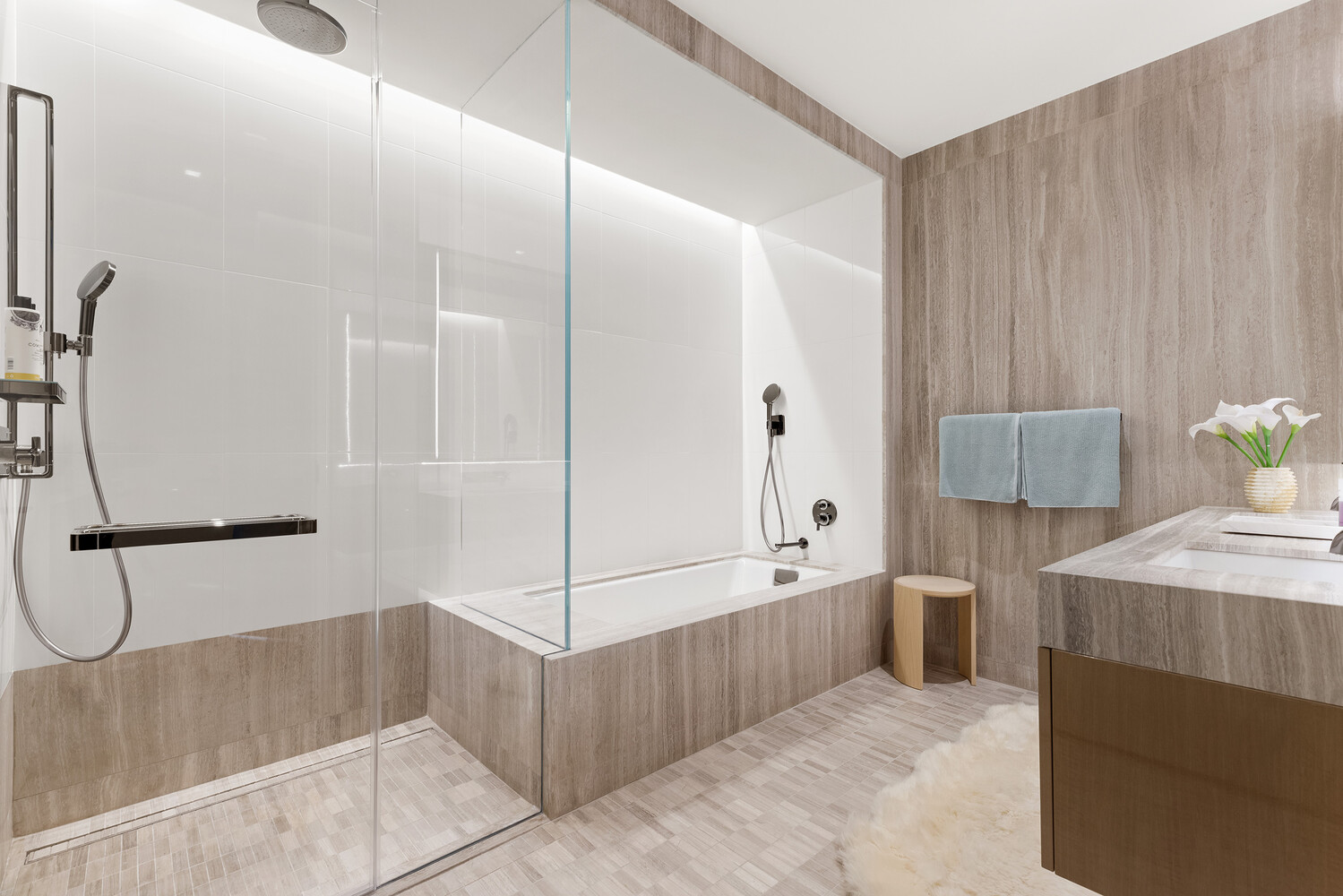 77 GREENWICH Street 23C