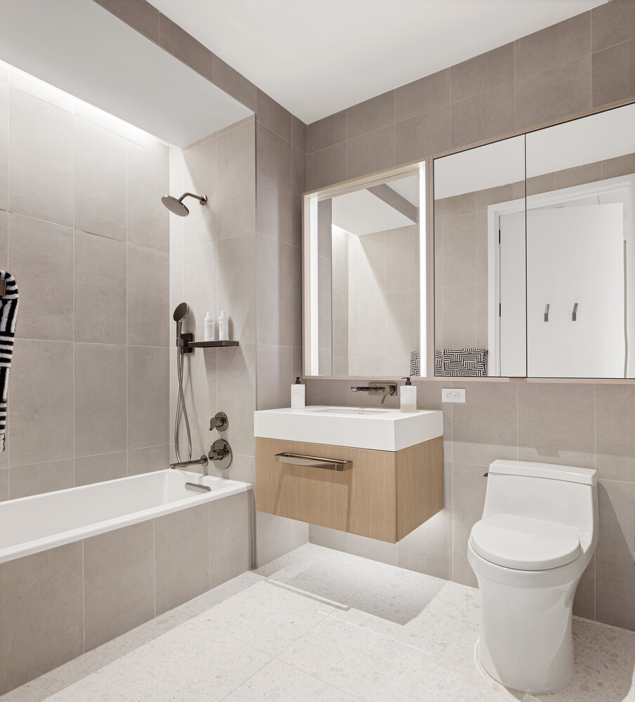 77 GREENWICH Street 23C