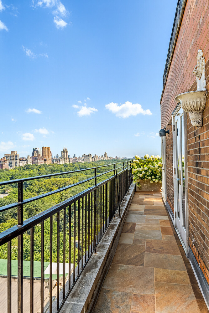 120 CENTRAL Park S PHE/W