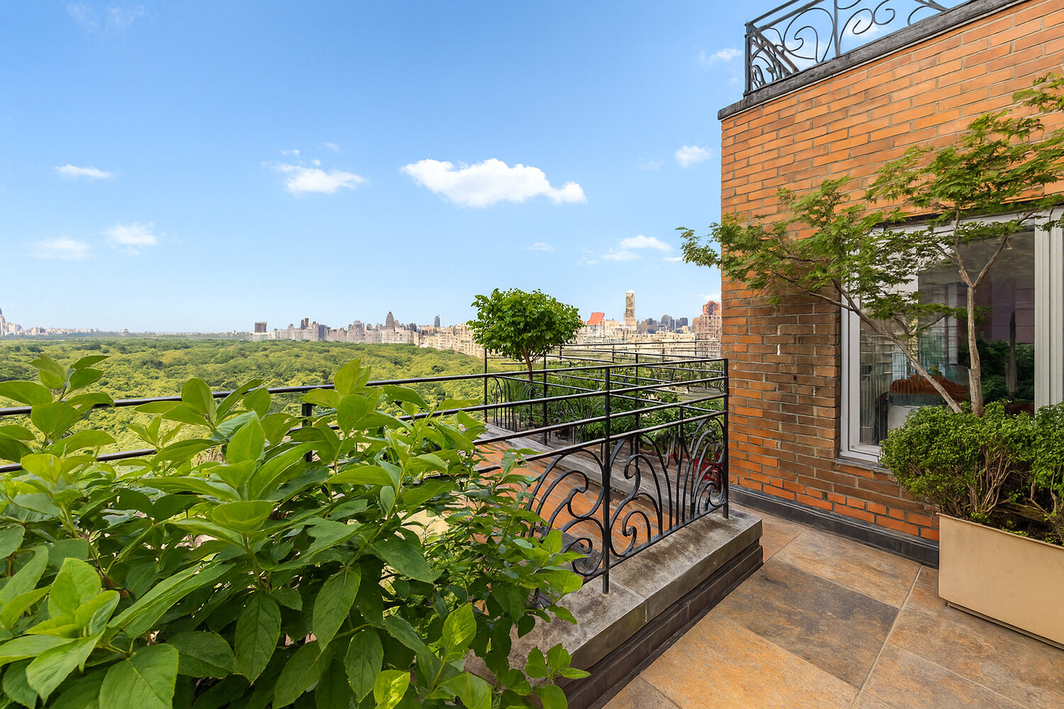 120 CENTRAL Park S PHE/W