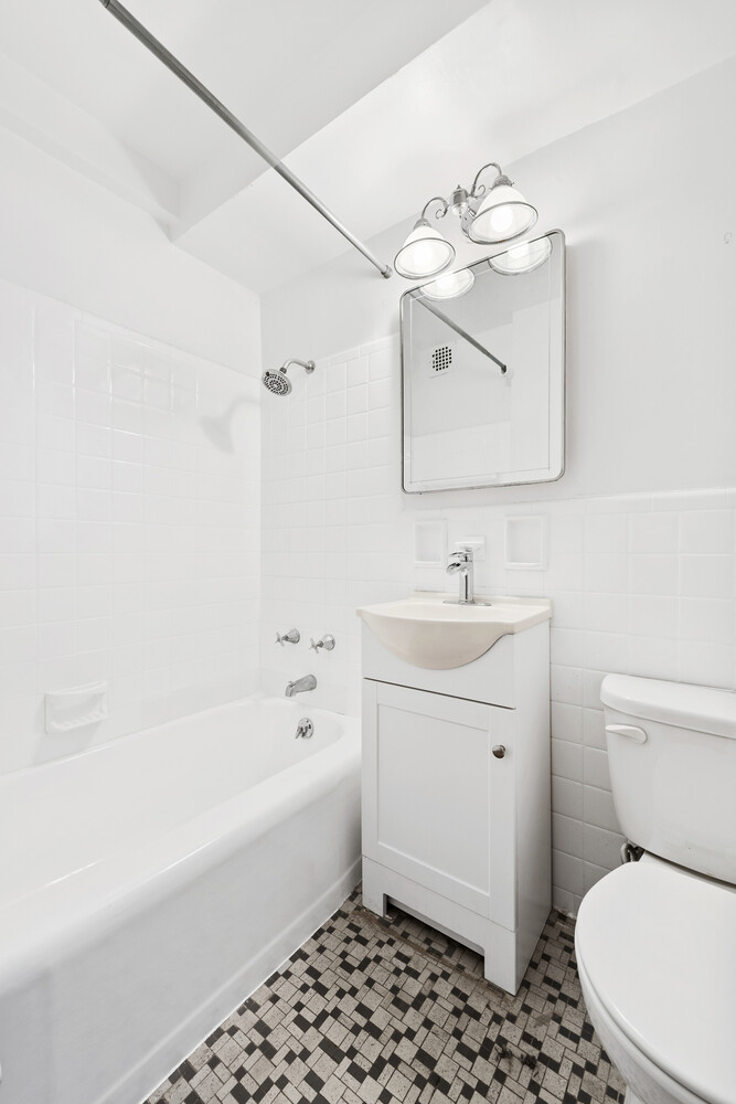 110 E 36TH Street 1E