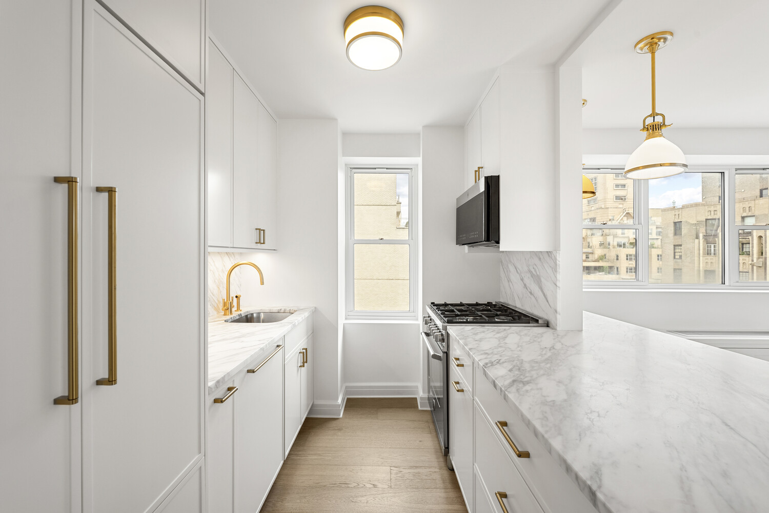 2 5TH Avenue 18C