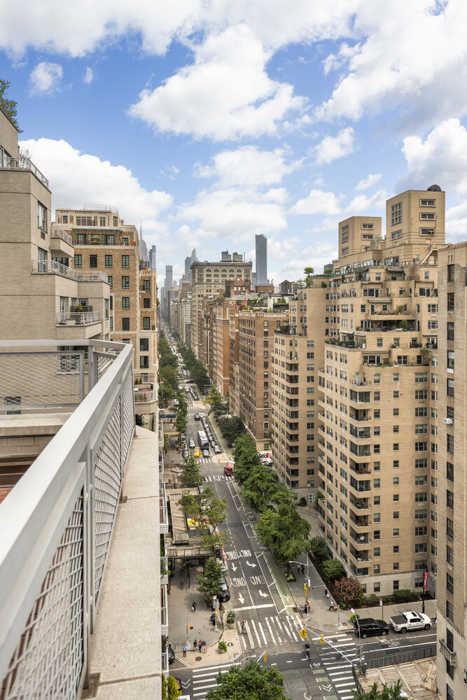 2 5TH Avenue 18C