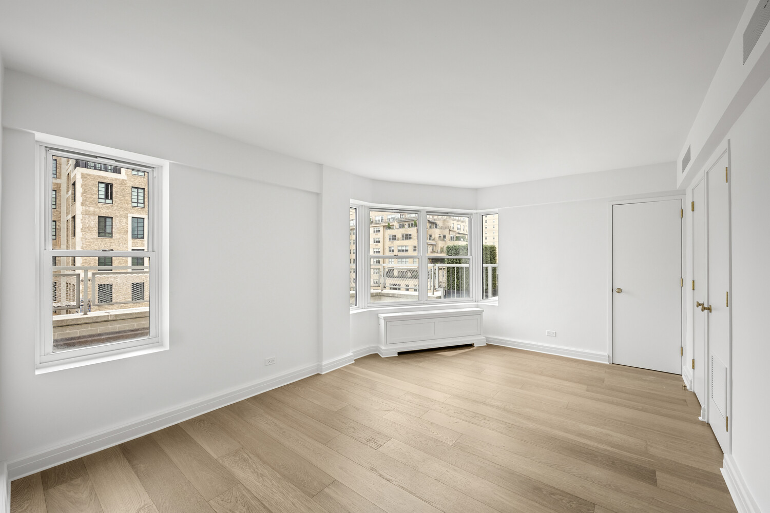 2 5TH Avenue 17R