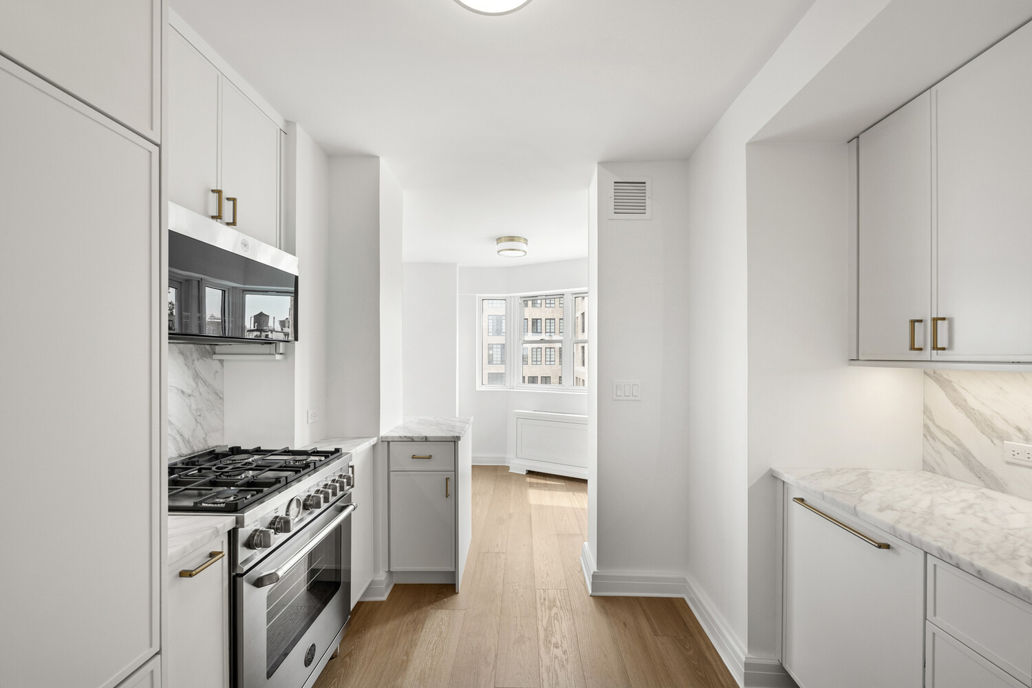 2 5TH Avenue 17R