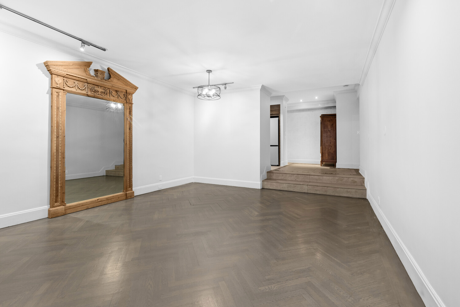 150 CENTRAL Park S 910