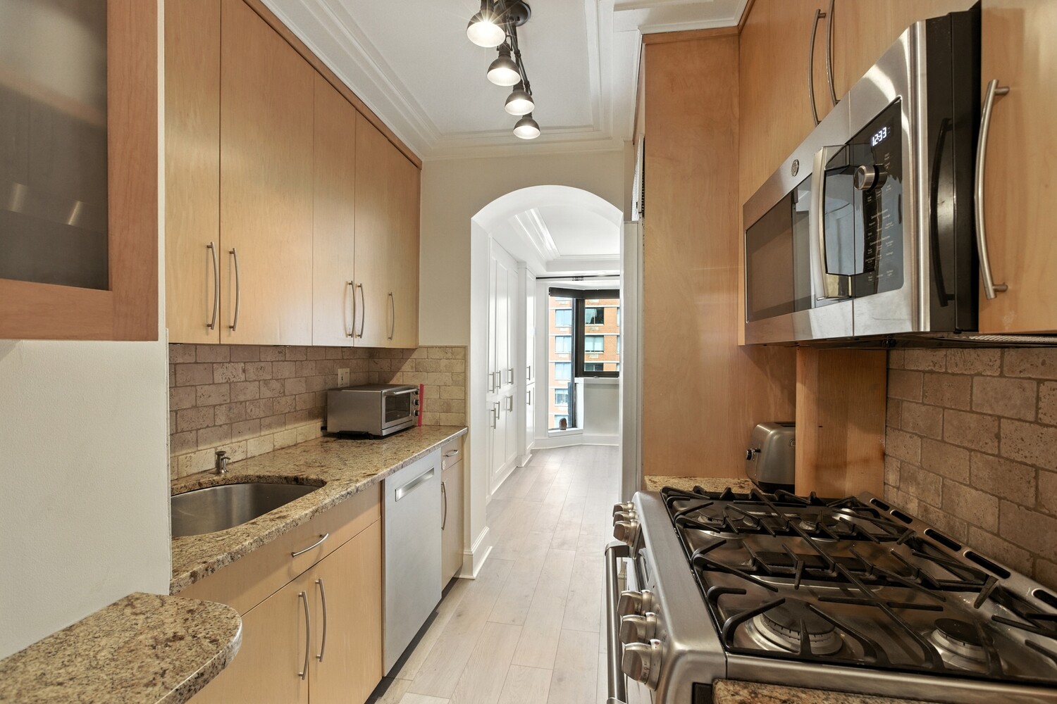 1725 YORK Avenue 33H