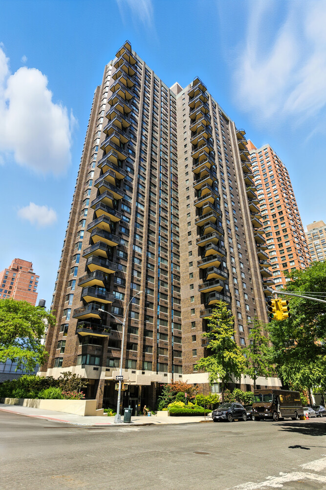 1725 YORK Avenue 33H