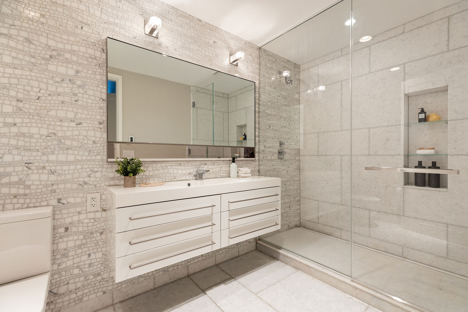 124 W 23RD Street 10B