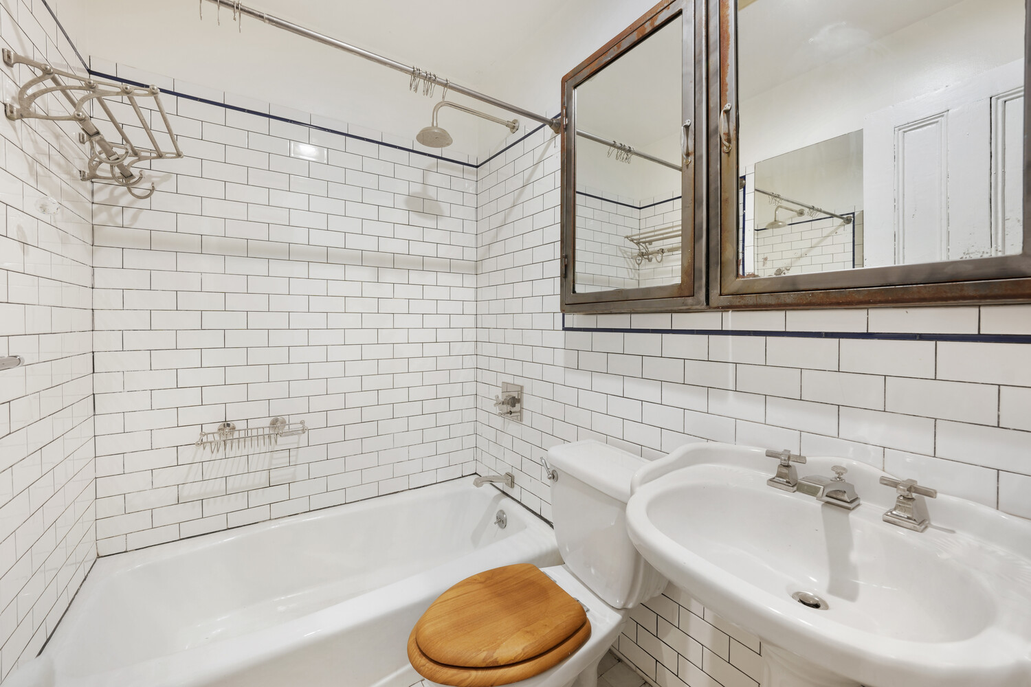 102 S OXFORD Street 1