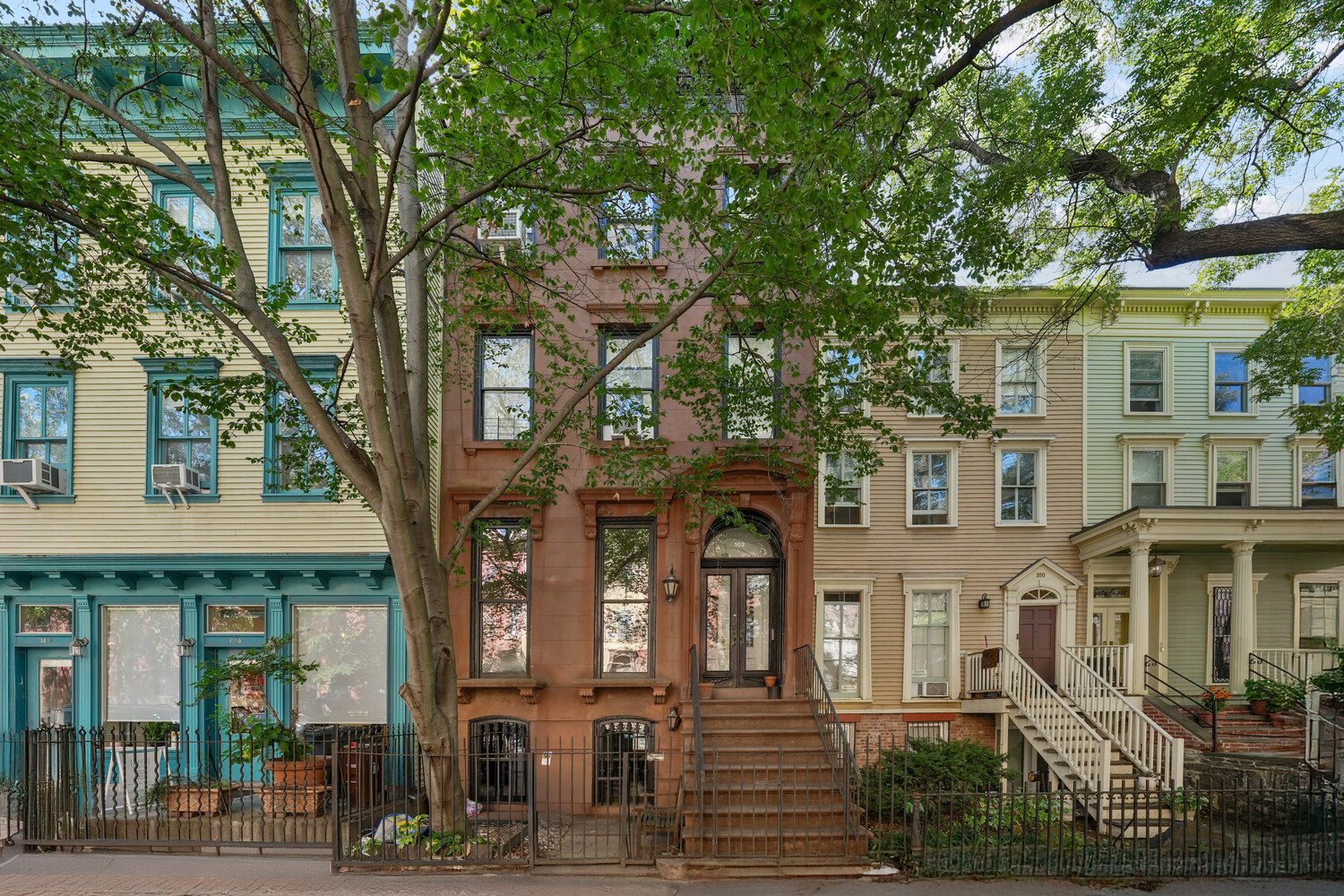 102 S OXFORD Street 1