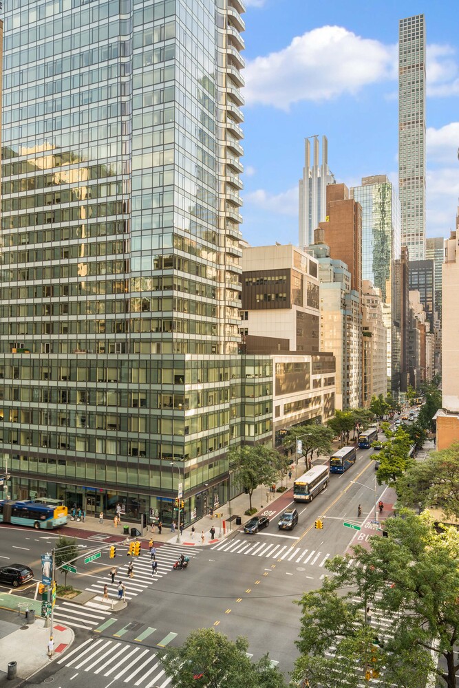 303 E 57TH Street 6AB