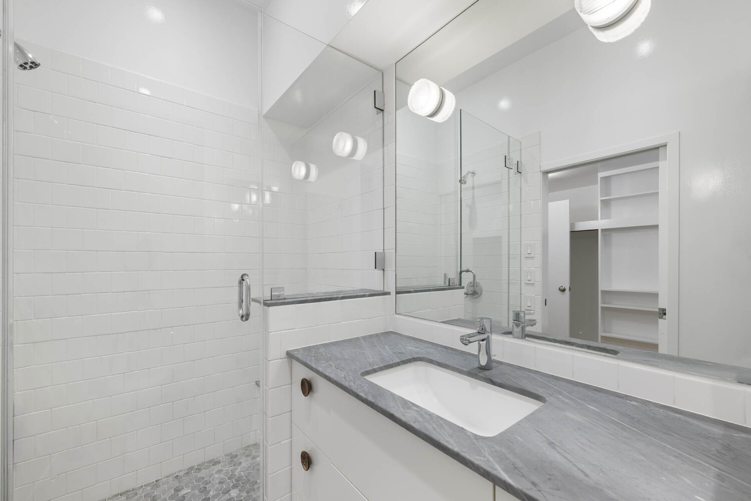 534 LAGUARDIA Place 2