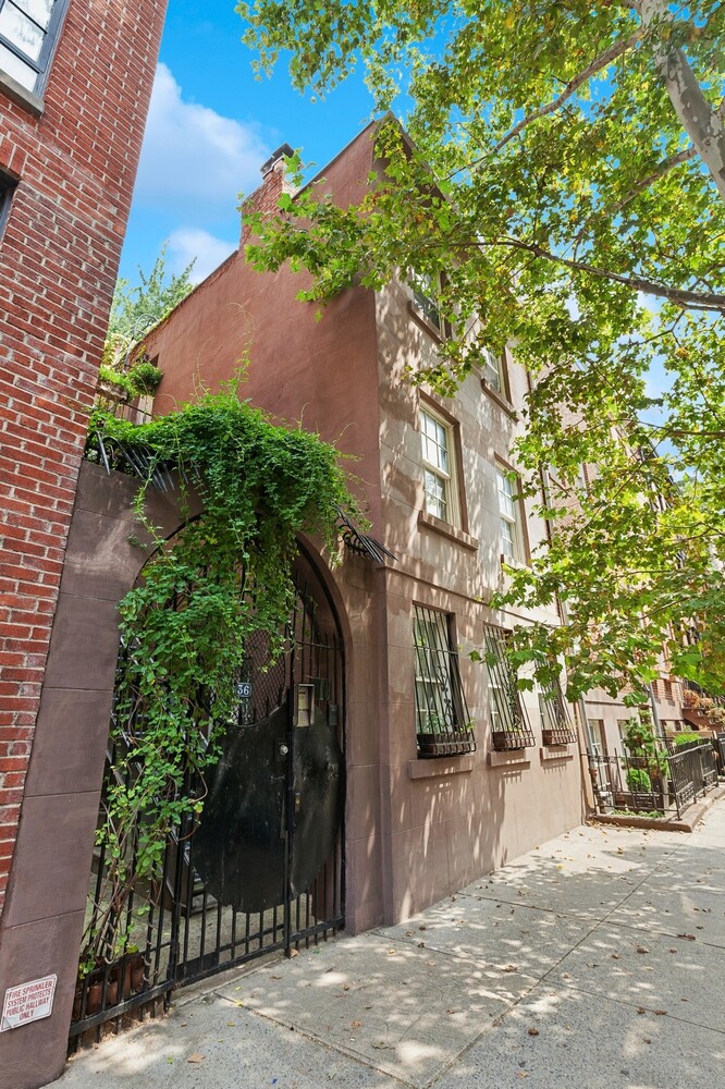 36 BETHUNE Street 2