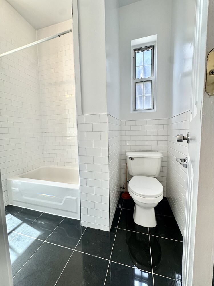 194 BEDFORD Avenue 1
