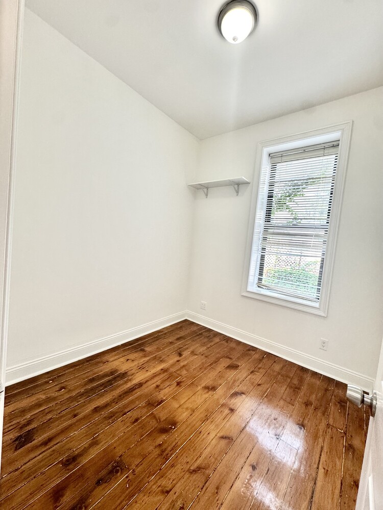 194 BEDFORD Avenue 1