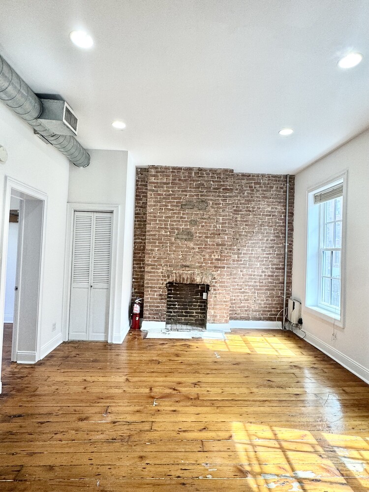 194 BEDFORD Avenue 1