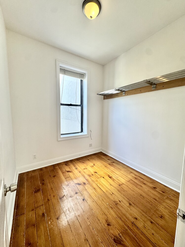 194 BEDFORD Avenue 1