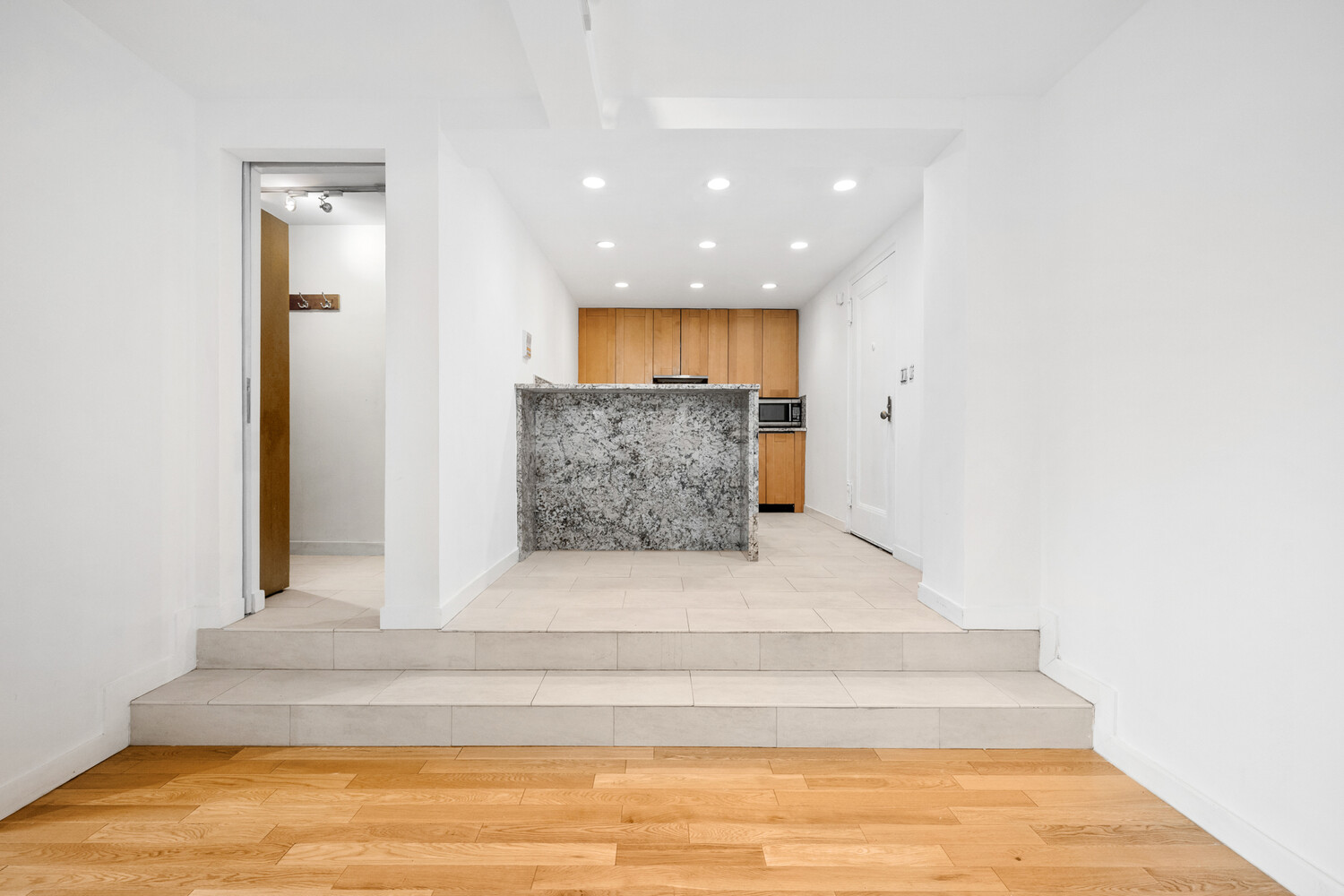 200 W 20TH Street 902