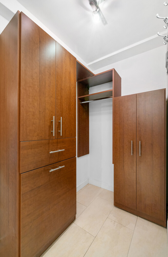 200 W 20TH Street 902