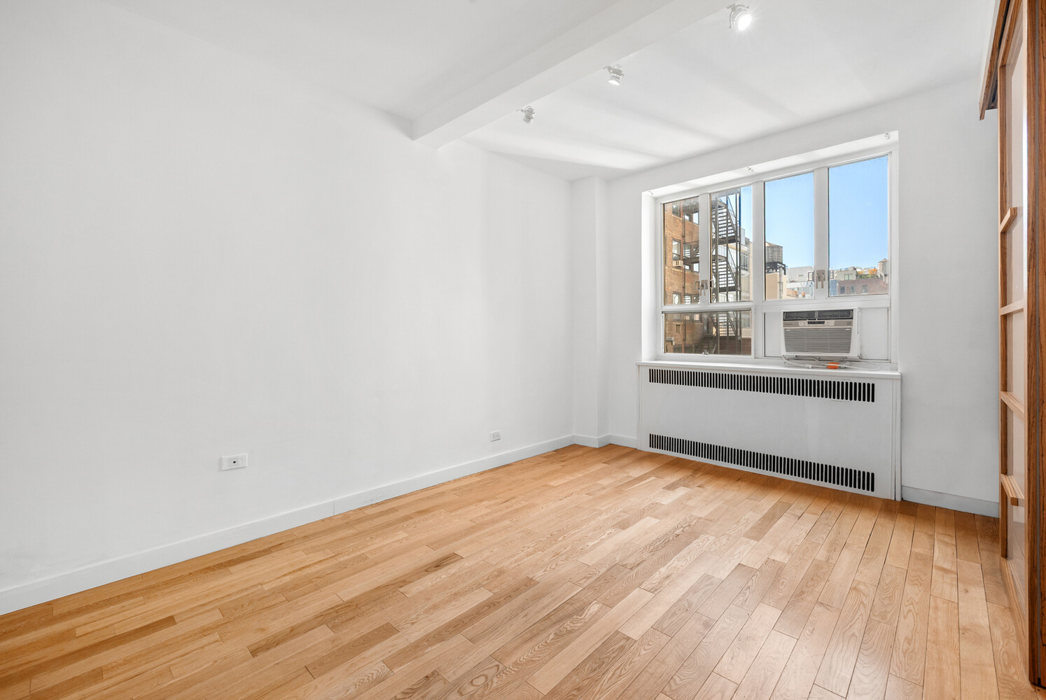 200 W 20TH Street 902