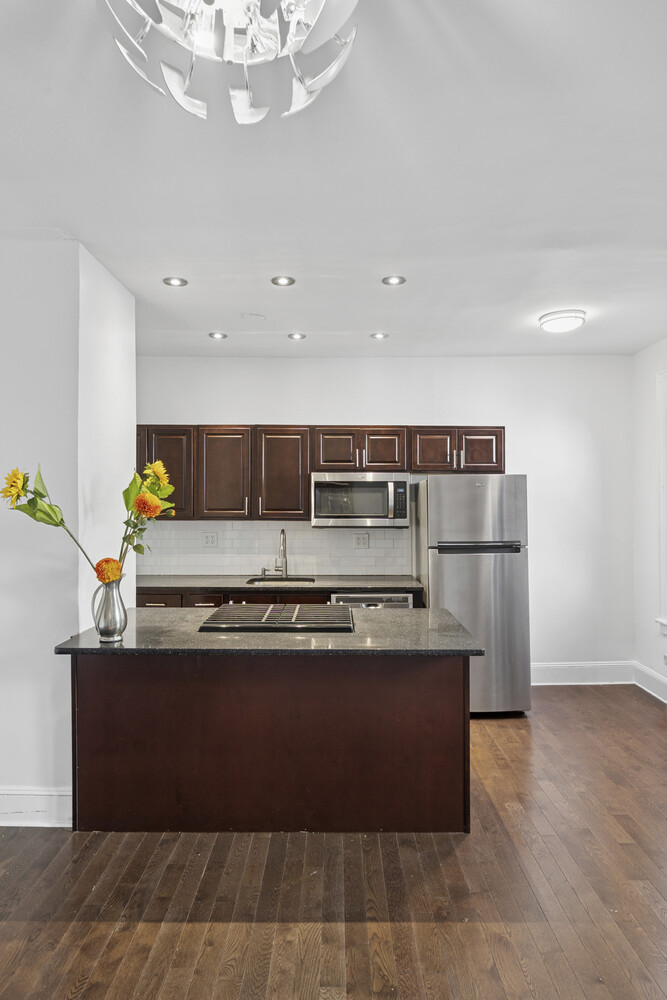 345 MONTGOMERY Street 6E