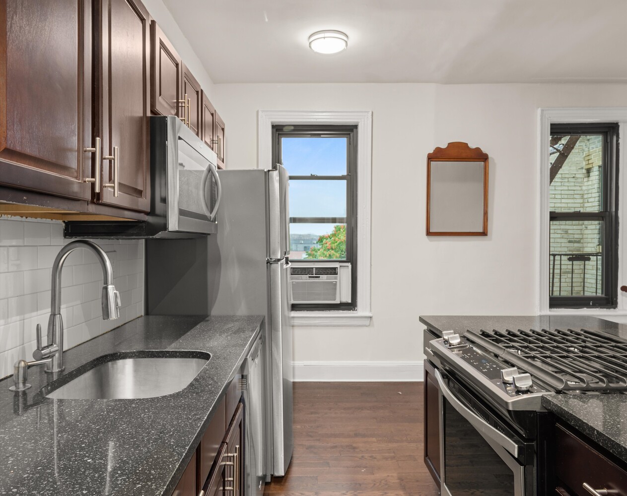 345 MONTGOMERY Street 6E