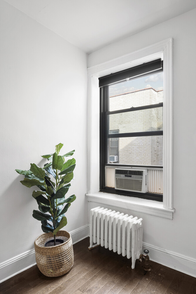 345 MONTGOMERY Street 6E