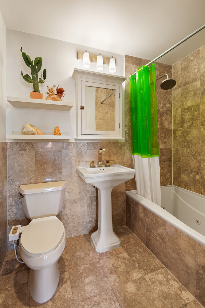 310 2ND Street 2D