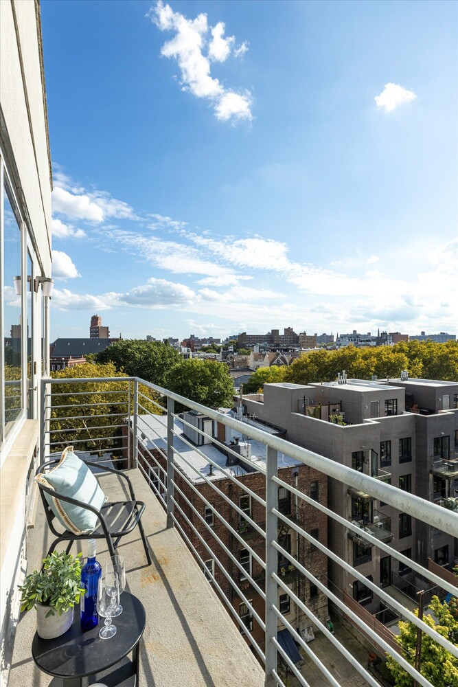 100 MASPETH Avenue PH7K