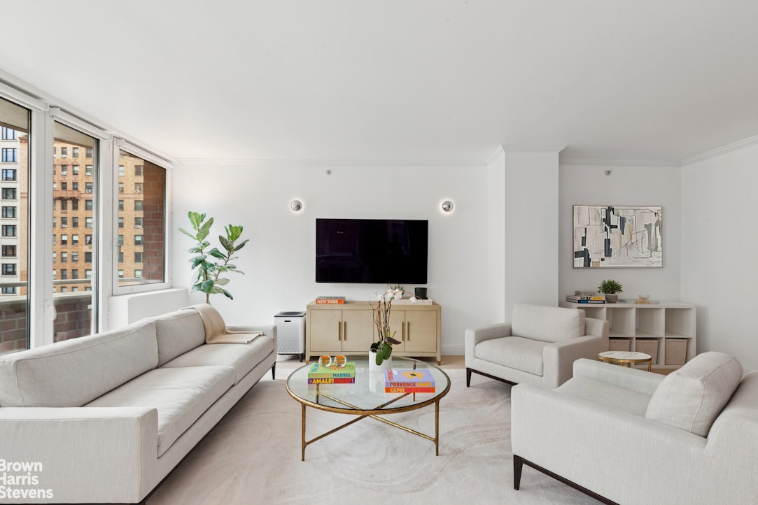 188 E 78TH Street 9C