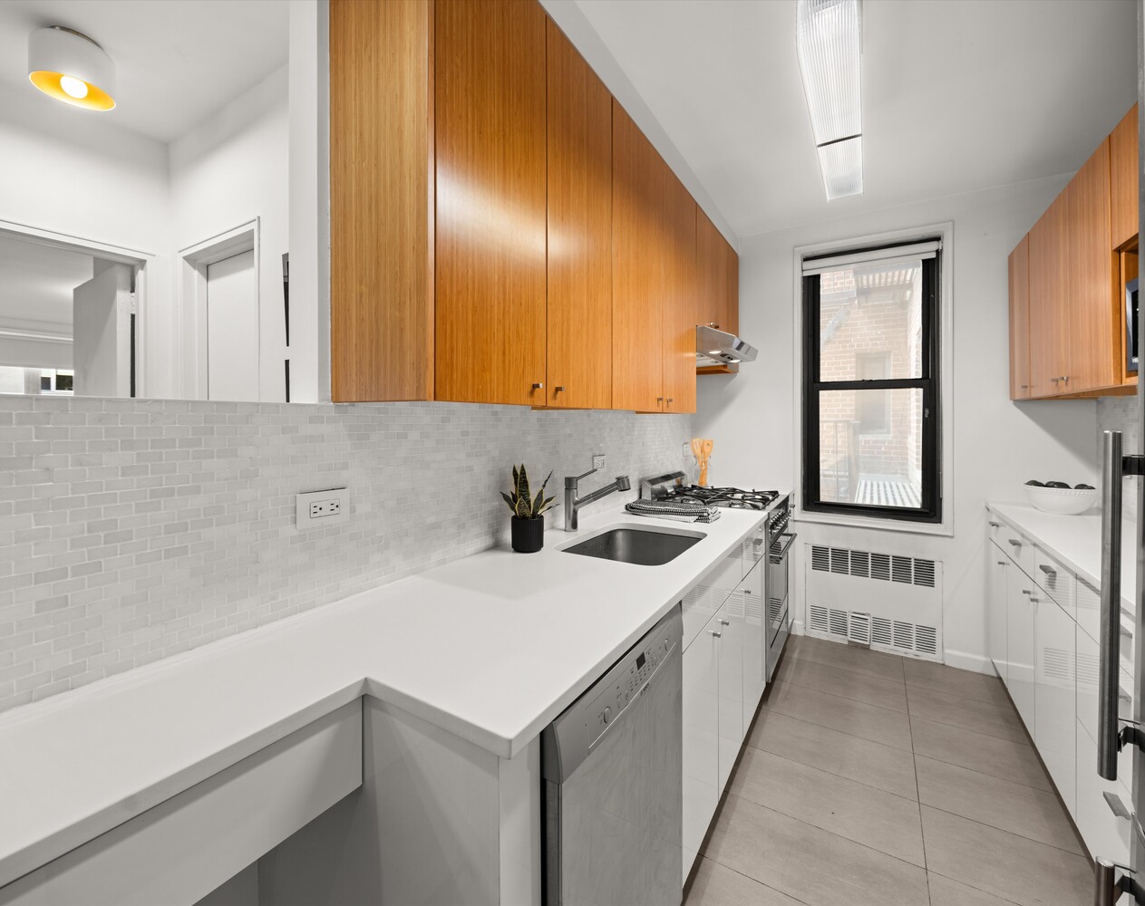 100 W 12TH Street 2D