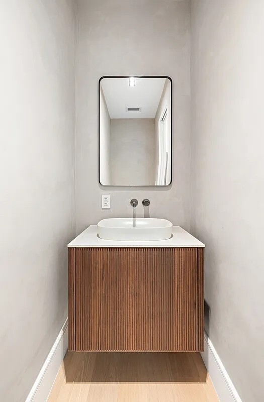 28 HERBERT Street 4B