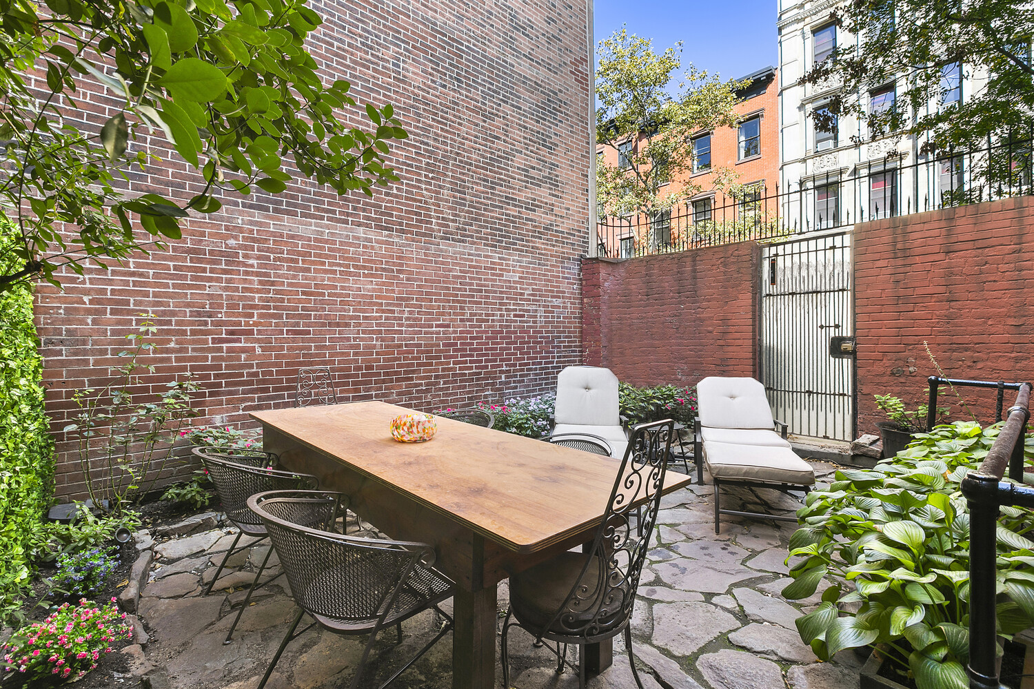 224 E 17TH Street 1R
