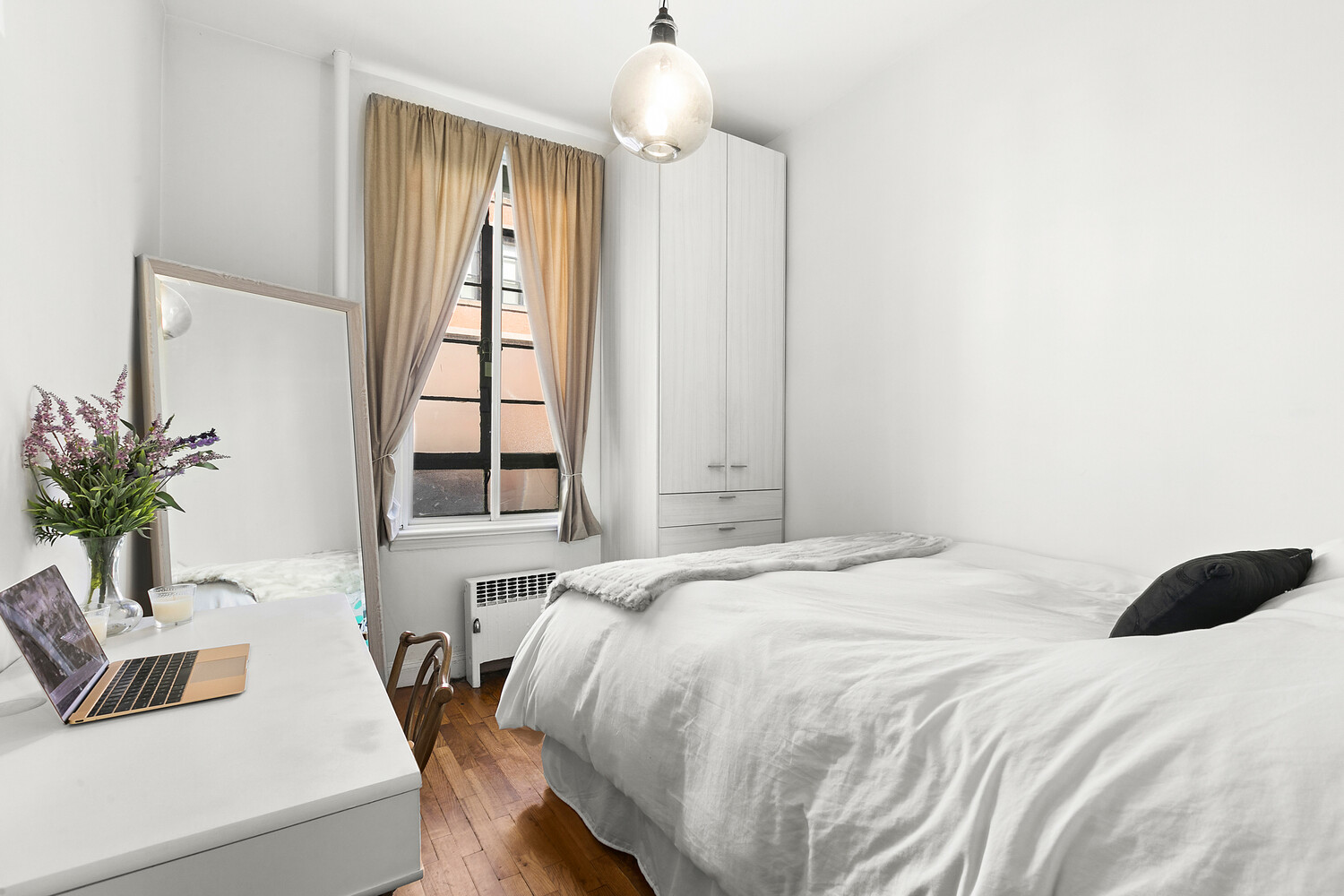 224 E 17TH Street 1R