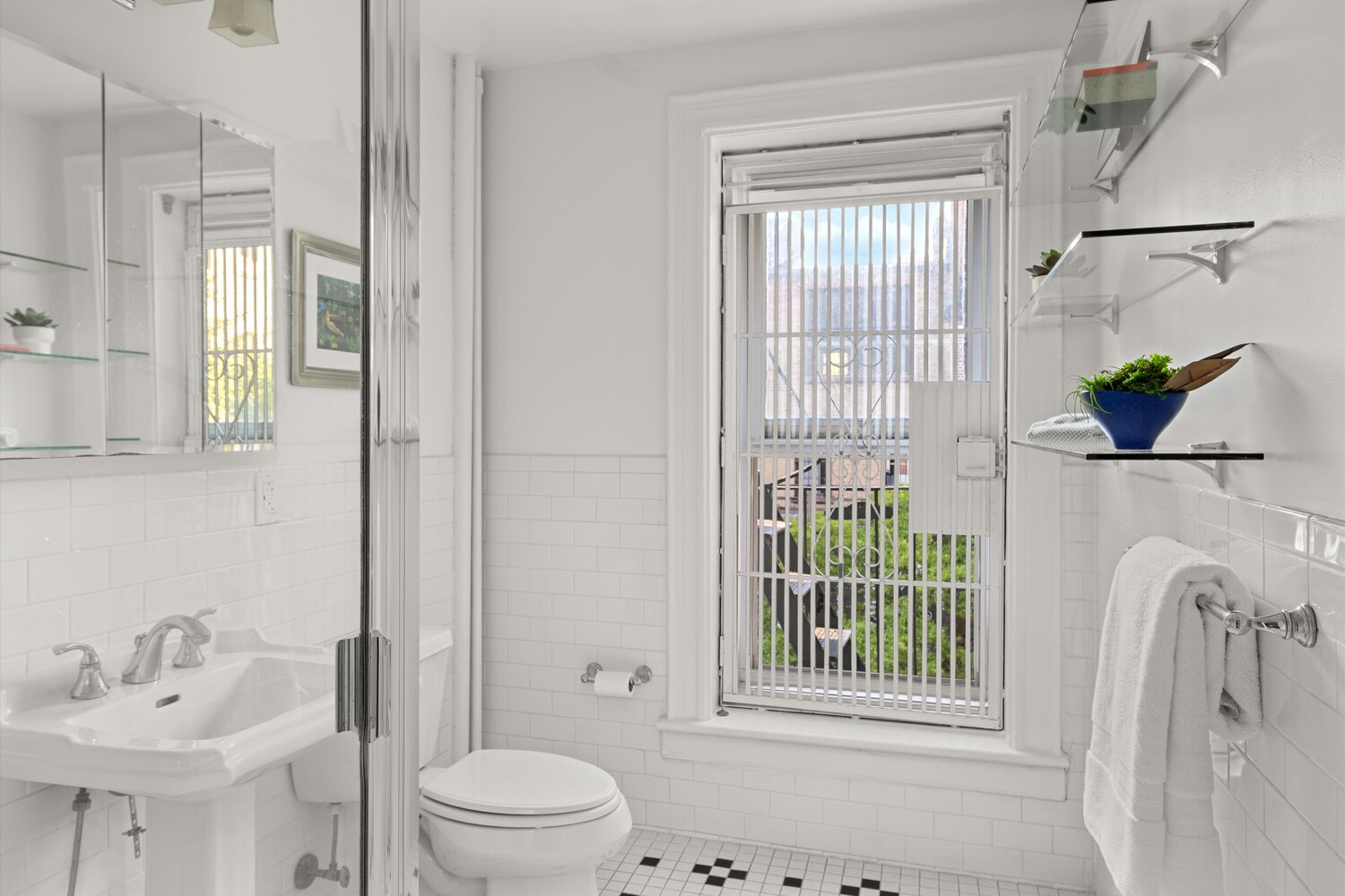 25 CHARLES Street 3D