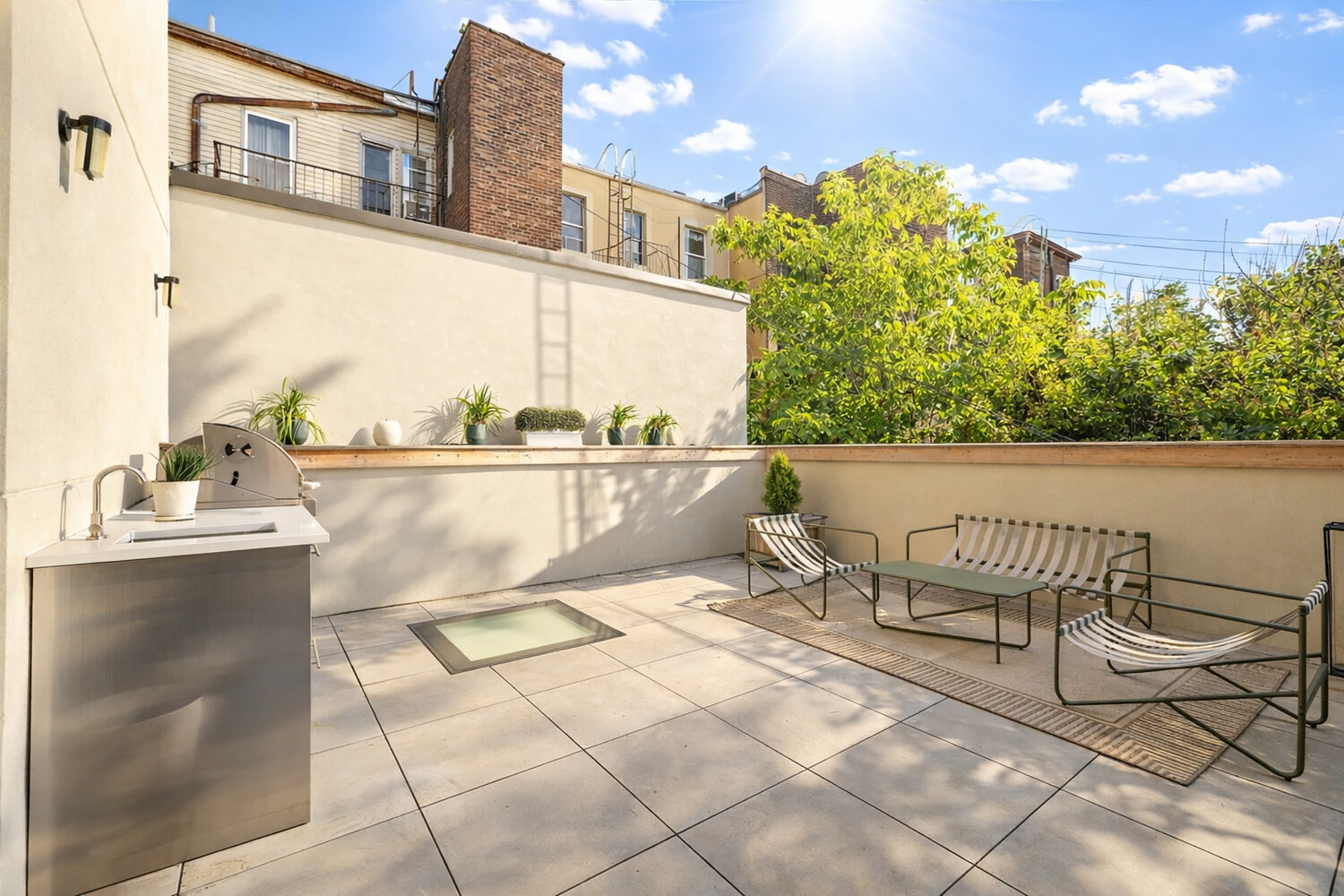 61 N HENRY Street GARDEN1