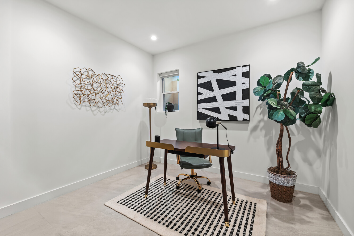 61 N HENRY Street GARDEN1