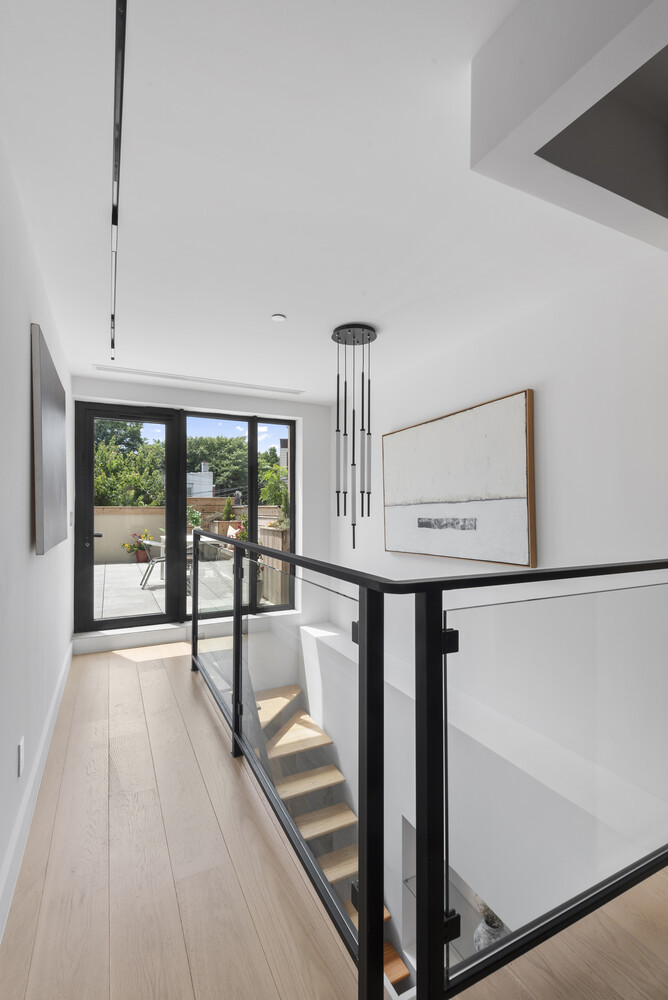 61 N HENRY Street GARDEN1