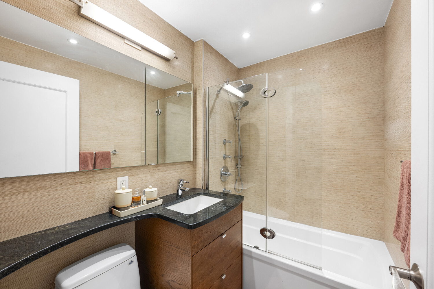 85 8TH Avenue 4T