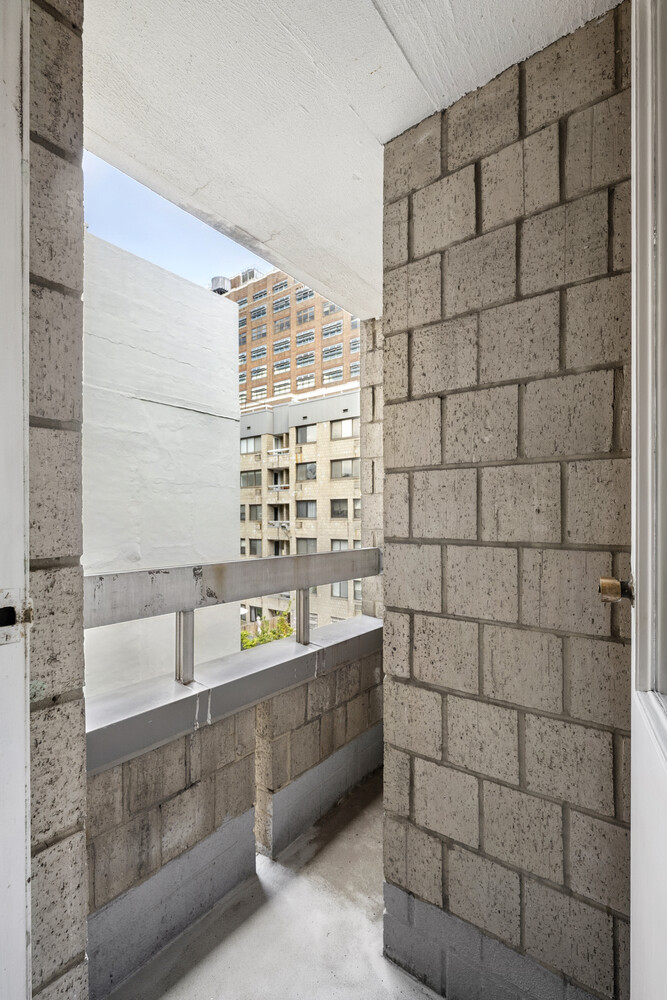 85 8TH Avenue 4T