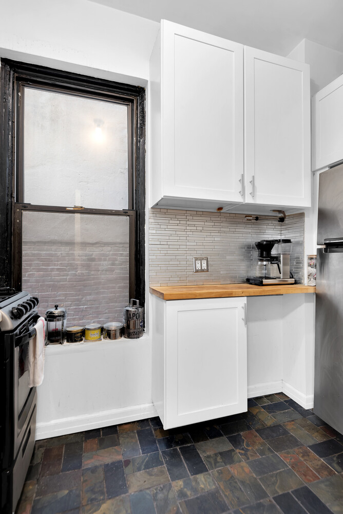 993 AMSTERDAM Avenue 4B