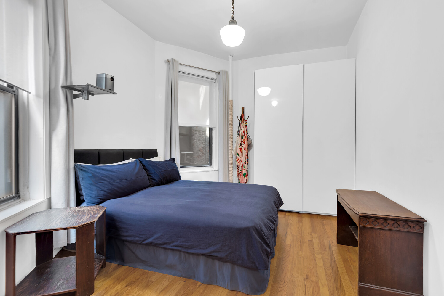 993 AMSTERDAM Avenue 4B