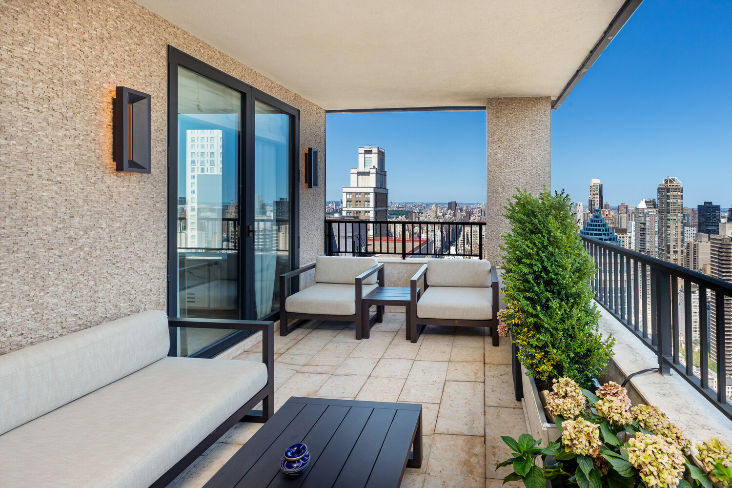 117 E 57TH Street 49D/51D