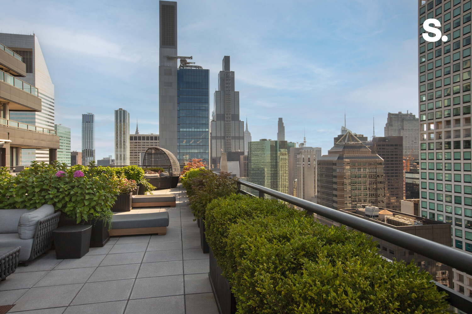 117 E 57TH Street 49D/51D